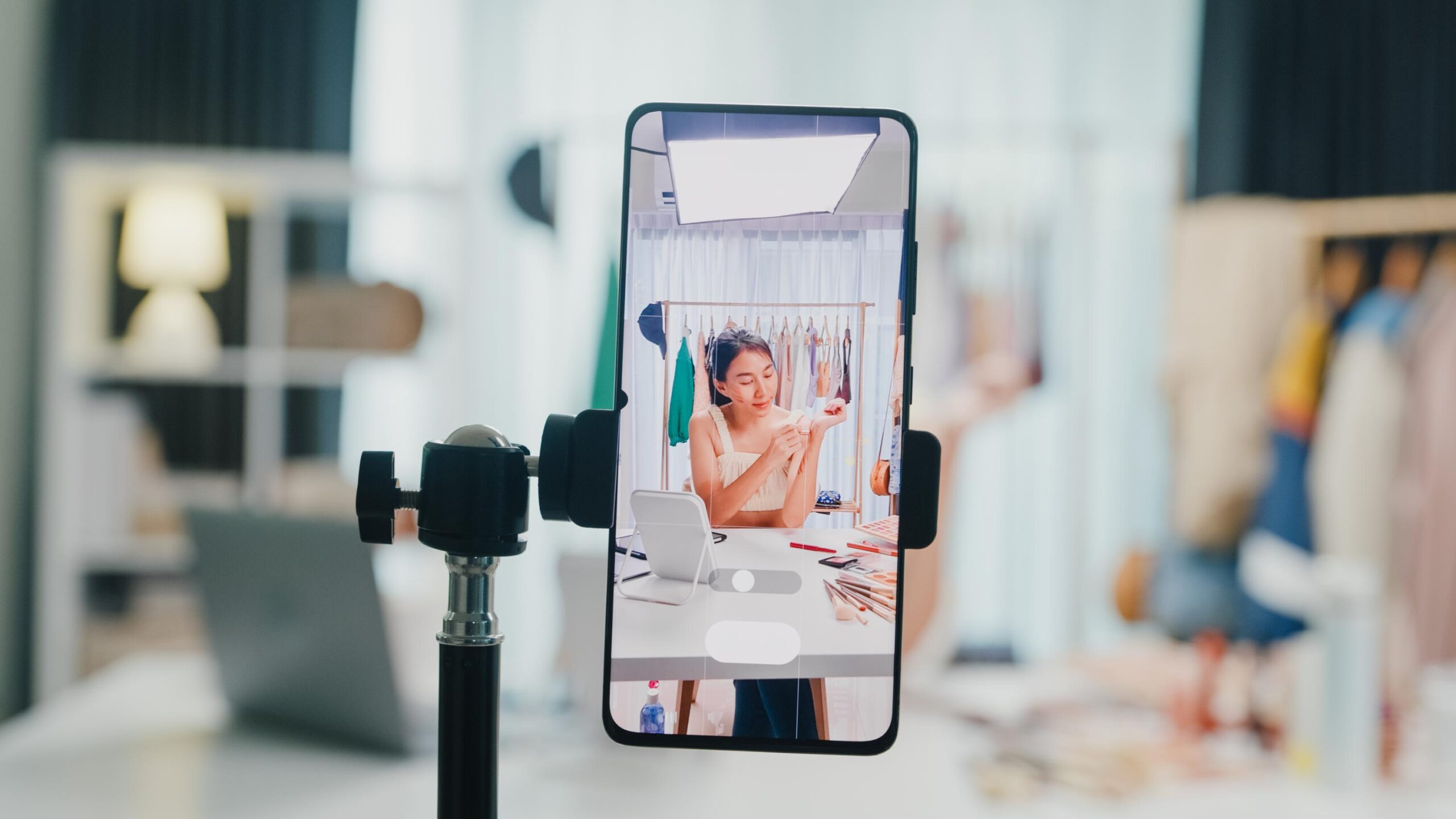 Show It All in 60 Seconds: Condition, Size, and Movement in Your Listing Video